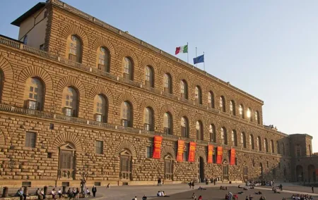 Palatina Gallery and Guided Walking Tour in Florence