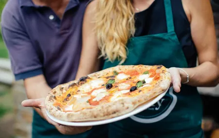 Pizza and Gelato Making Class in Countryside of Florence