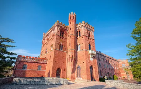 Wine Tasting in Brolio Castle Gardens from Florence by Car