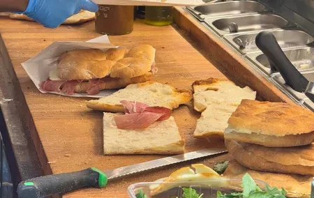 Schiacciata fiorentina: tour and tasting