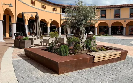 Private Shopping Tour from Florence hotels to Valdichiana Outlet