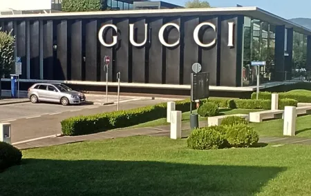 Transfer from Florence to Arezzo with a stop at The Mall Outlet