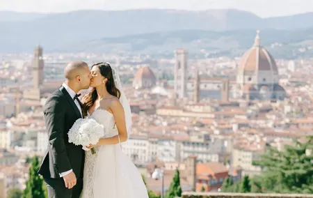 Honeymooners Florence Tour with Professional Photographer and Driver