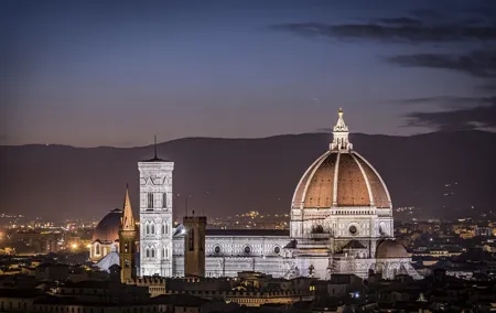 Florence Walking Tour for Women with Gelato and Drinks
