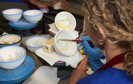 Corsini Ceramics : Discover our Workshop and Decorate with Us