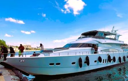 Bosphorus Luxury Lunch Cruise & Black Sea Swimming Experience