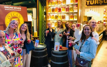 Istanbul Traditional Food Tour with Dinner on Off-Touristy-Path