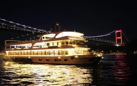 Bosphorus Evening Cruise: Dinner, Live Shows & Private Table