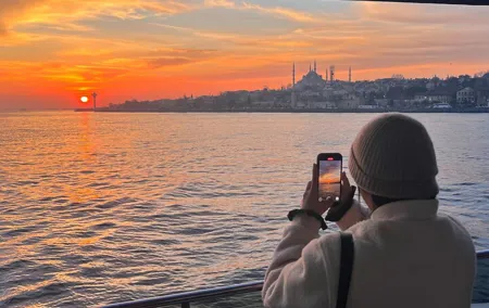 Bosphorus Sunset: An Enchanting Yacht Cruise in Istanbul