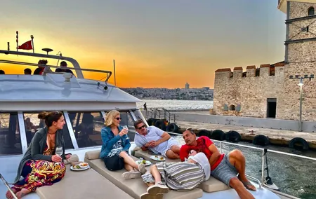 Bosphorus Sunset Yacht Cruise with Snacks and Live Guide
