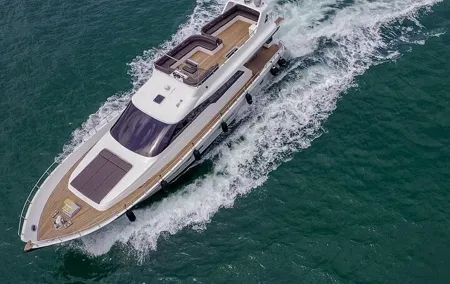 Istanbul: Private Bosphorus Tour On Luxury Yatch