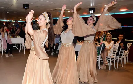 Bosphorus Dinner Cruise Tour with Private Table