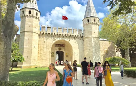 Topkapi Palace with Harem and Blue Mosque Guided Tour