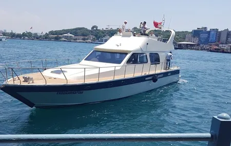 Sunset Cruise on Luxury Yacht in Istanbul Bosphorus
