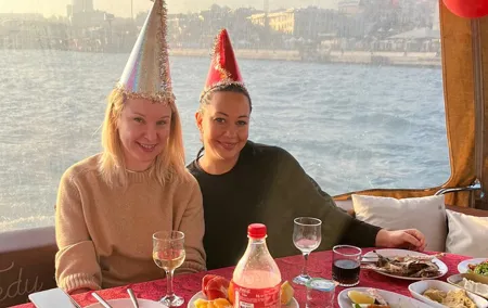 Private Yacht Voyage : Music, Wine & Snacks for Groups