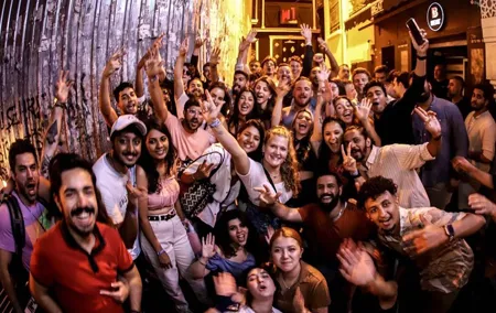 Istanbul Party Pub Crawl with Party Bus in Sultanahmet and Taksim