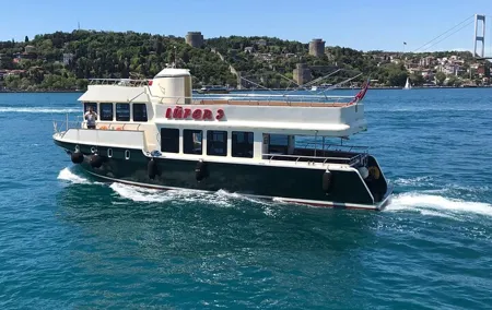 Luxurious Bosphorus Small Group Sunset Yacht Cruise with Snacks