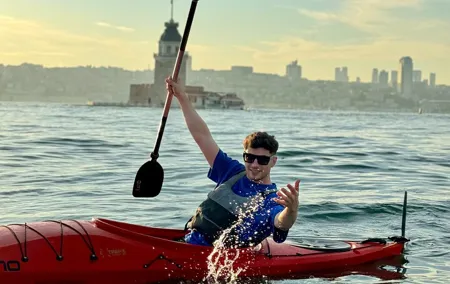 Maiden's Tower Canoe Tour Istanbul from the Waters