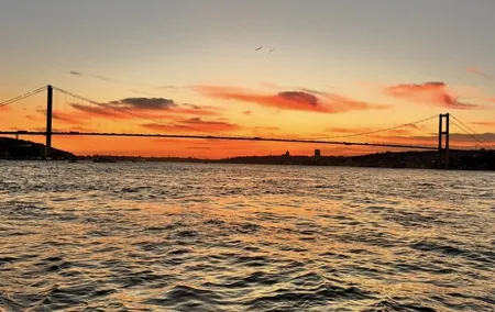 Istanbul's Golden Hour: Bosphorus Sunset Cruise By Boat