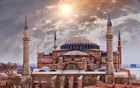Guided Istanbul Sultanahmet Old City Tour with Lunch and Transfer