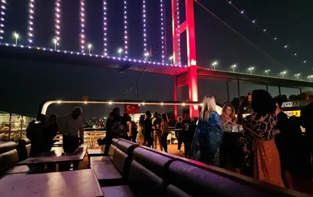 Luxury Bosphorus Dinner Cruise & Shows Private Table & Free Wi-Fi
