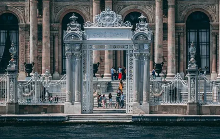 Istanbul Combo: Bosphorus Cruise & Dolmabahce Tour