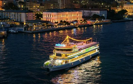 Istanbul Bosphorus Night Cruise with Dinner and Entertainment