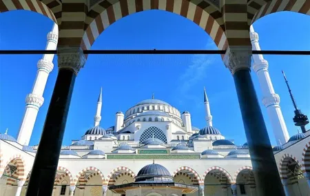 Full-Day Journey Between Two Continent of Bosphorus (by Boat&Bus)