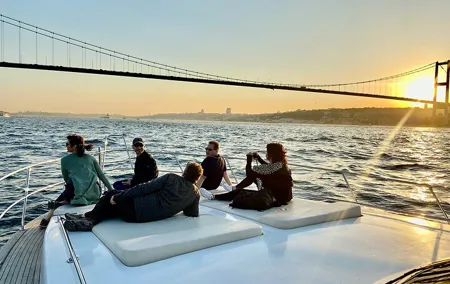 Sunset Bosphorus Yacht Tour in Istanbul
