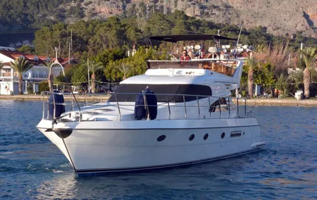 Private 2-Hour Bosphorus Cruise with Yacth