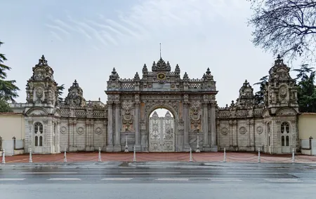 Full-Day Istanbul Private Tour with Dolmabahce Palace and Lunch