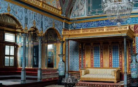 Topkapi Palace with Small Group with Private Tour Option