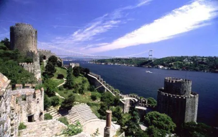 Istanbul Boat Cruise and Dolmabahce Palace & Two Continents