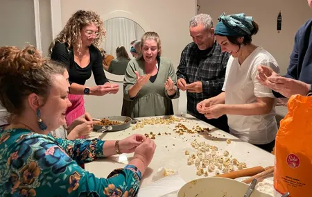 Istanbul Vegan/Vegeterian Cooking Class with Locals at Home