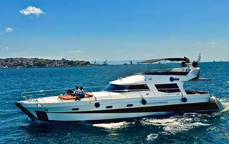 Istanbul: Luxury Private Yacht Cruise on the Bosphorus