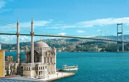 Bosphorus Sightseeing Boat Tour