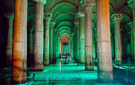 IstanbulBasilicaCistern/fastEntranceEnglish/Spanish (not tickets)