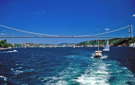 Short Guided Bosphorus and Golden Horn Boat Tour