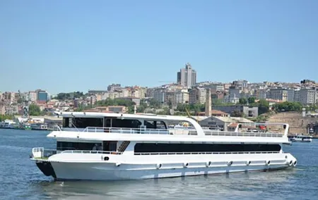 Istanbul Bosphorus Cruise with Dinner and Entertainment