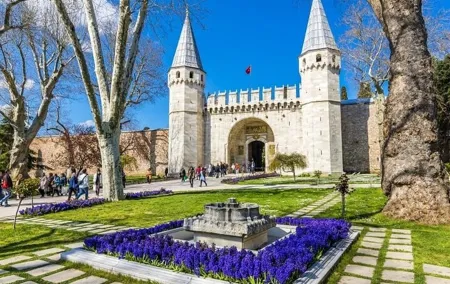 Guided Tour to Topkapi Palace with Skip-the-Line Entry Ticket