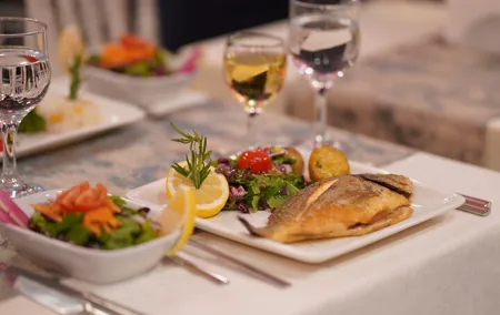 Istanbul Bosphorus Dinner Cruise & Soft Drinks