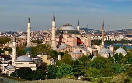4 Hour Hagia Sophia, Basilica Cistern, Blue Mosque & Grand Bazaar