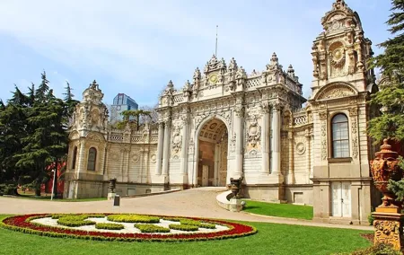 Istanbul Dolmabahçe Palace Private Tour with Transfers