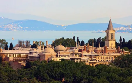 Istanbul Half Day Afternoon Tour: Topkapi Palace and Little Hagia Sophia