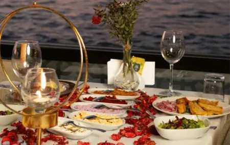 Istanbul Dinner Cruise Luxury Dining with Live Music