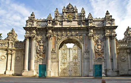 Dolmabahce Palace & Uskudar(Asian Side) Afternoon Tour