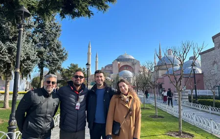 Old Istanbul Walking Tour: Mosques, Palace, Cistern with Lunch