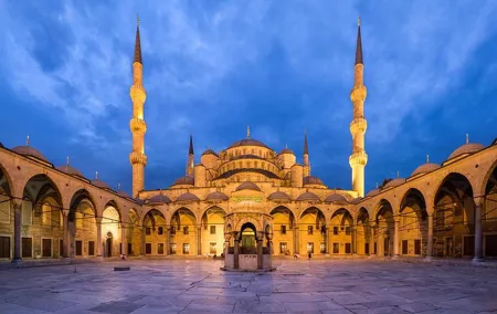 Private Walking Tour of Istanbul with Public Transportation