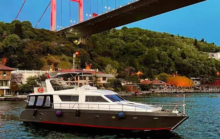 Bosphorus Private 1-Hour Tour on the Boat in Istanbul