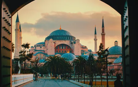 Byzantium Hagia Sophia and Basilica Cistern Shared Tour